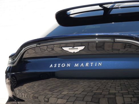 Used 2023 Aston Martin DBX AWD/4WD image 8
