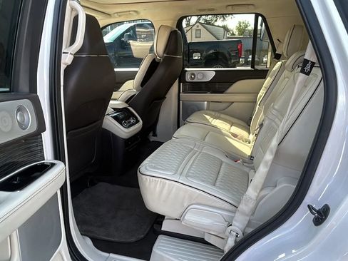 Used 2019 Lincoln Navigator Black Label w/ Cargo Package image 11
