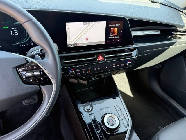 Used 2024 Kia Niro EX FWD image 21