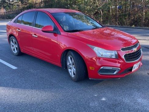 Used 2015 Chevrolet Cruze LT image 2