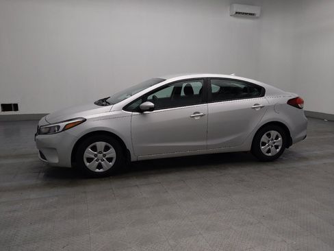 Used 2018 Kia Forte LX image 2