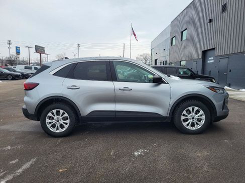 Used 2023 Ford Escape Active image 2