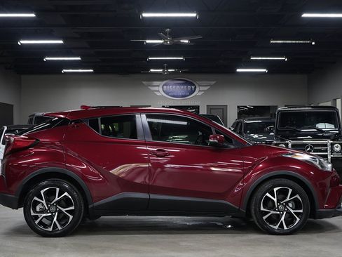 Used 2018 Toyota C-HR XLE FWD image 6