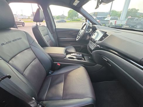 Used 2025 Honda Ridgeline Black Edition image 39