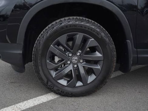 Used 2025 Honda Ridgeline Sport image 11