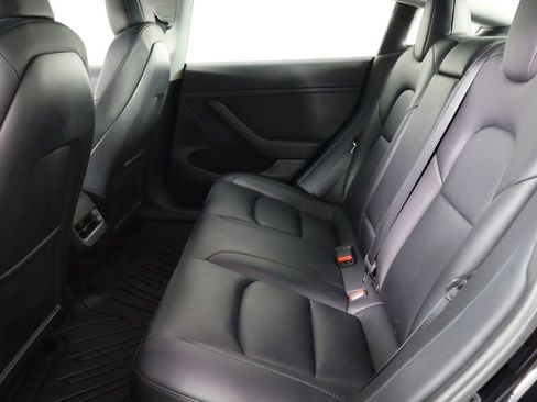 Used 2023 Tesla Model 3 Standard Range image 14