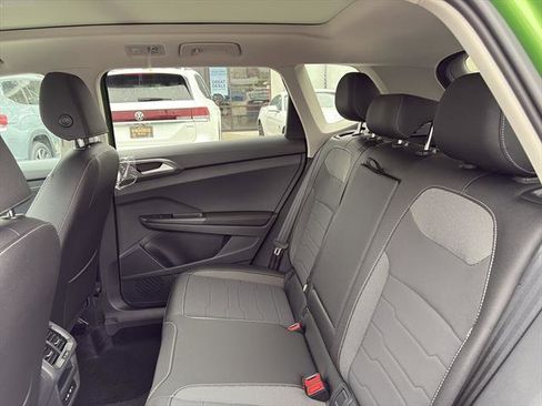 New 2026 Volkswagen Taos SE image 11