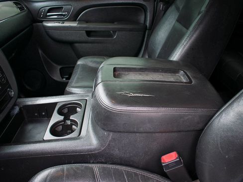 Used 2013 Chevrolet Silverado 3500 LTZ AWD/4WD image 24