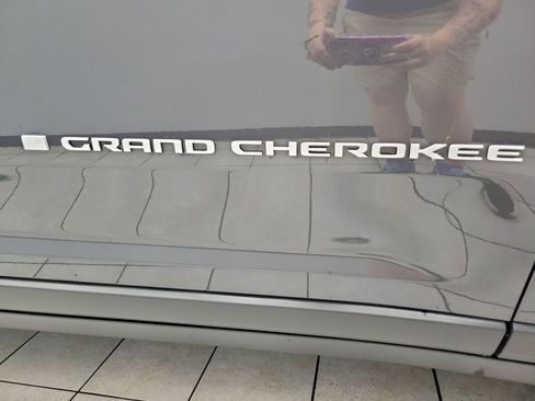 Certified 2024 Jeep Grand Cherokee Limited AWD/4WD image 26