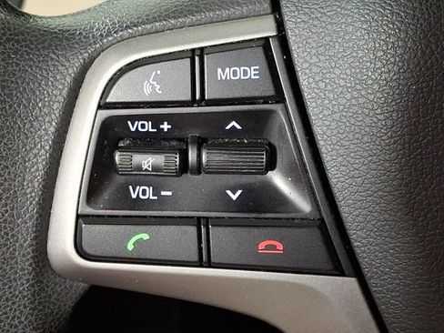 Used 2017 Hyundai Elantra SE FWD image 20
