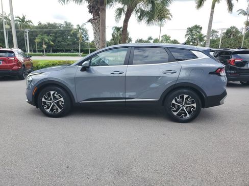 Used 2023 Kia Sportage EX FWD image 2