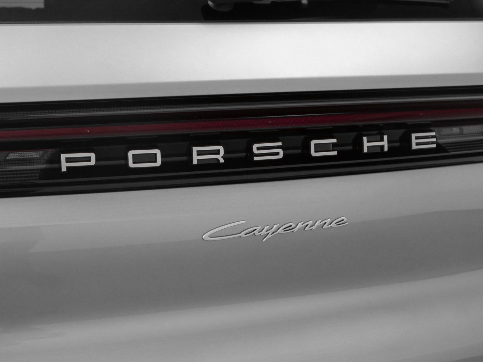 Certified 2025 Porsche Cayenne AWD/4WD image 17