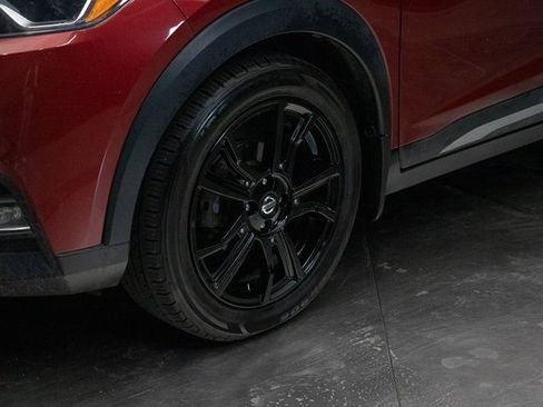 Used 2020 Nissan Kicks SR image 7