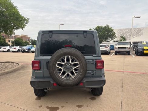 Used 2024 Jeep Wrangler Unlimited Sahara AWD/4WD image 6