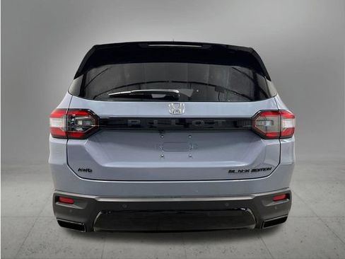 New 2026 Honda Pilot Black Edition image 4