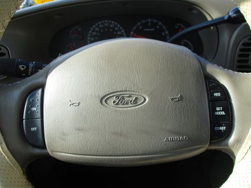 Used 2001 Ford Expedition Eddie Bauer AWD/4WD image 9