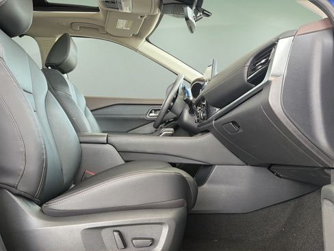 Certified 2023 Nissan Rogue SL w/ SL Premium Package AWD/4WD image 11
