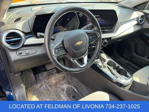 Used 2024 Chevrolet Trax LT w/ Driver Confidence Package image 7