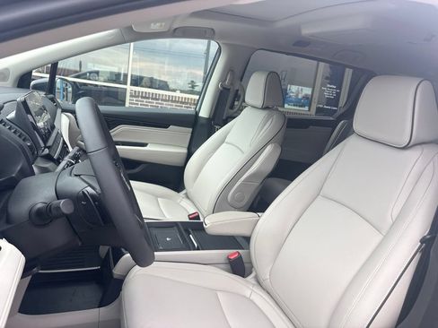Certified 2026 Honda Odyssey Touring image 12
