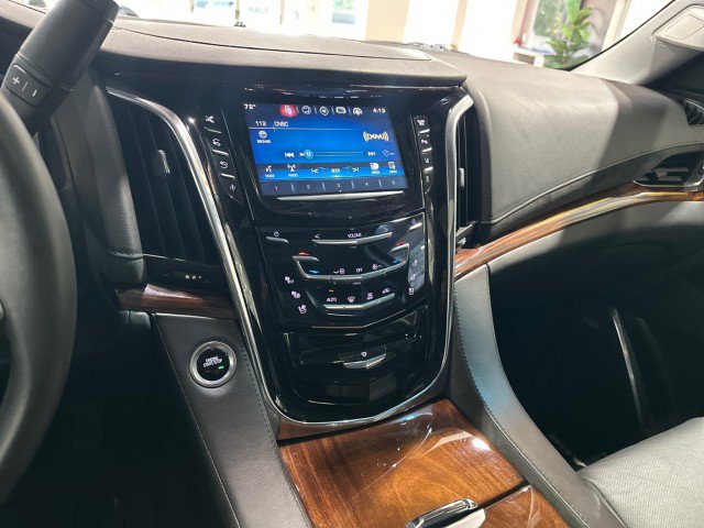 Used 2015 Cadillac Escalade Premium AWD/4WD image 4