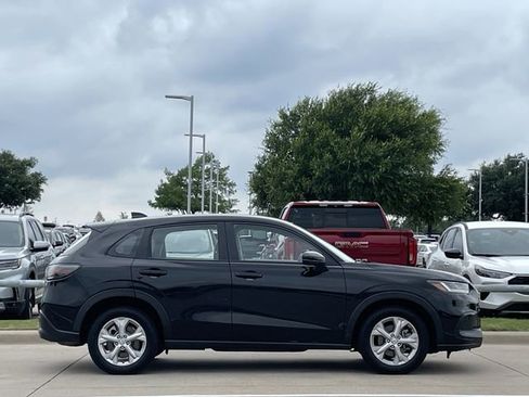 Used 2023 Honda HR-V LX image 3