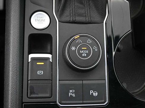Used 2020 Volkswagen Atlas Cross Sport SEL Premium R-Line AWD/4WD image 10