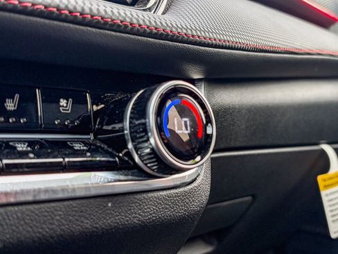 Used 2025 Chevrolet Equinox RS w/ Safety and Technology Package image 31