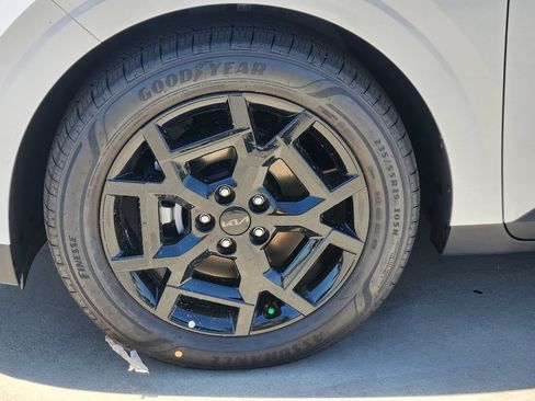New 2026 Kia Carnival SX Prestige FWD image 10