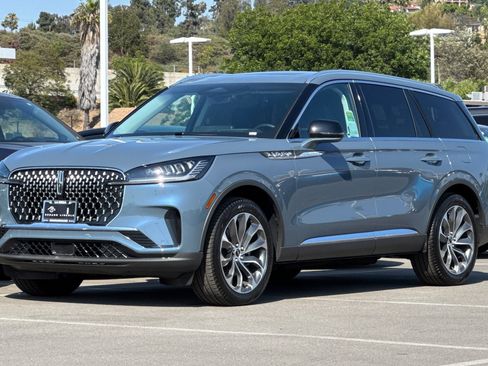 New 2025 Lincoln Aviator Reserve image 7