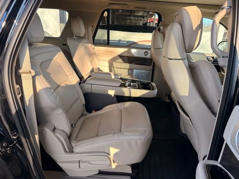 Used 2018 Lincoln Navigator L Reserve w/ Technology Package image 74