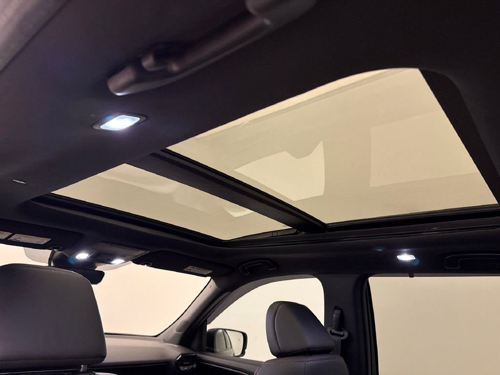 Certified 2025 Honda Pilot TrailSport image 12