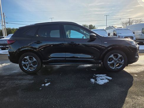 Certified 2023 Ford Escape ST-Line w/ Tech Pack #1 image 3
