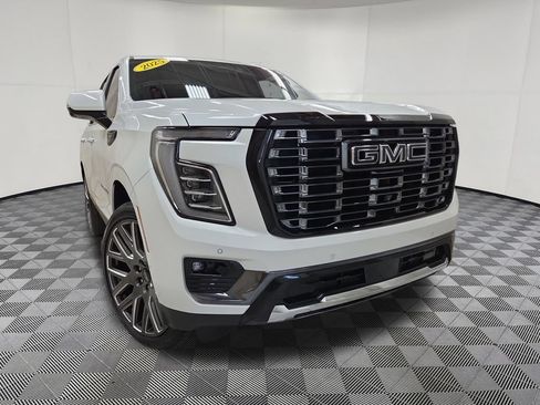 Used 2025 GMC Yukon Denali Ultimate AWD/4WD image 2