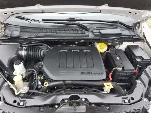 Used 2019 Dodge Grand Caravan SE image 23