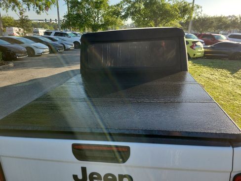 Used 2020 Jeep Gladiator Sport w/ Quick Order Package 24S image 19