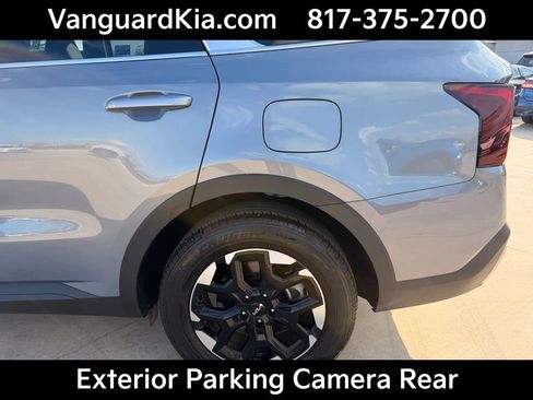 Certified 2025 Kia Sorento S FWD image 9