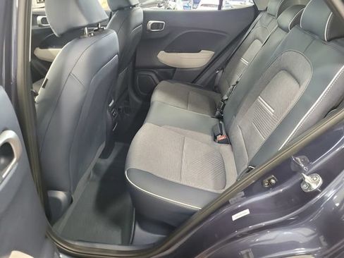 Used 2025 Hyundai Venue Limited FWD image 16