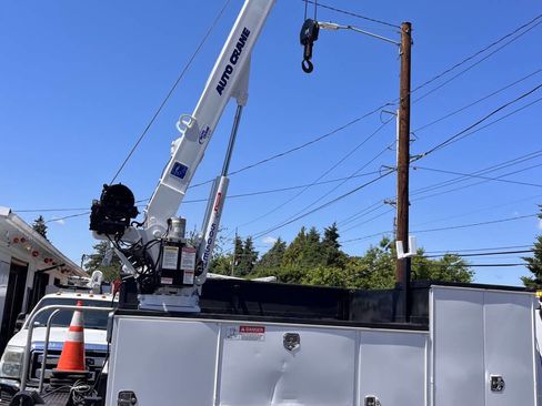 Used 2014 Ford F550 2WD Regular Cab Super Duty image 28