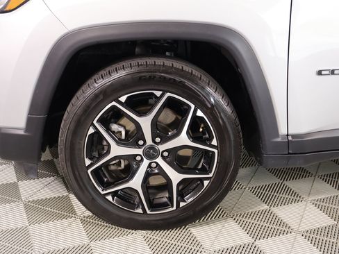 Used 2025 Jeep Compass Limited AWD/4WD image 16