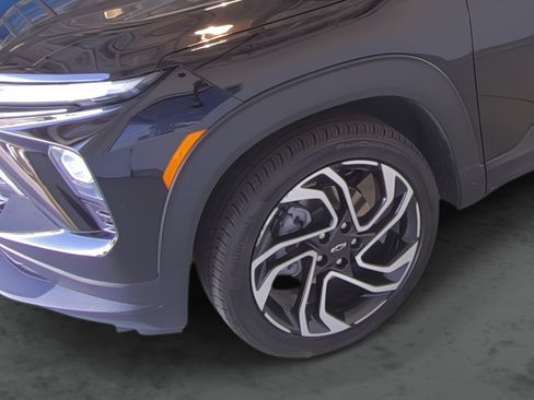 Used 2025 Chevrolet TrailBlazer RS w/ Convenience Package AWD/4WD image 7