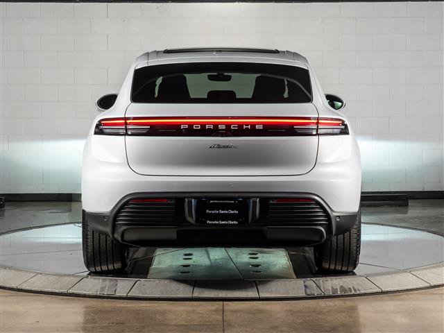 Used 2026 Porsche Macan Electric RWD image 10