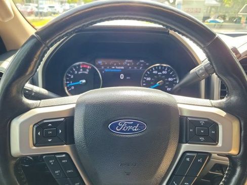 Used 2022 Ford F250 Lariat w/ Lariat Ultimate Package AWD/4WD image 22