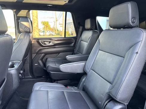 Used 2022 Chevrolet Tahoe Z71 w/ Luxury Package AWD/4WD image 15