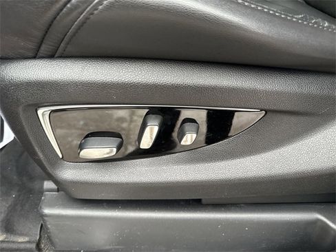 Used 2018 Cadillac Escalade Luxury image 10