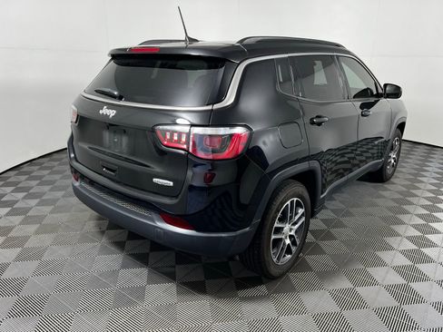 Used 2018 Jeep Compass Latitude w/ Popular Equipment Group image 5