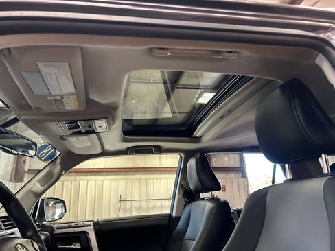 Used 2018 Toyota 4Runner SR5 Premium AWD/4WD image 12