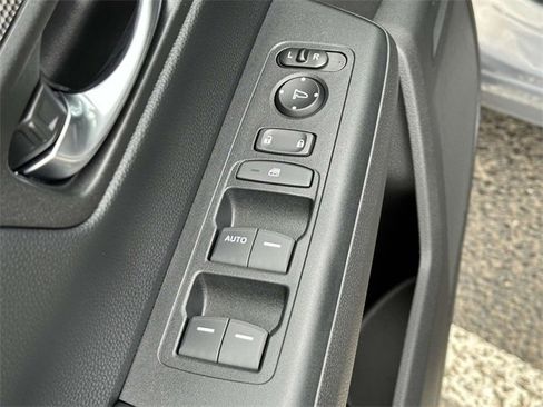 Used 2025 Honda CR-V LX image 23