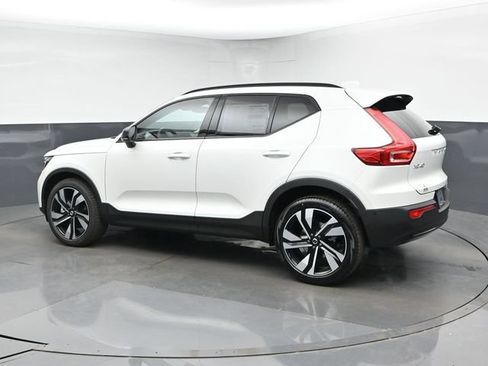 New 2026 Volvo XC40 B5 Plus w/ Climate Package AWD/4WD image 7
