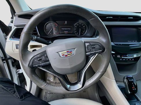 Used 2022 Cadillac XT6 Premium Luxury FWD image 10