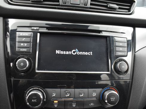 Used 2020 Nissan Rogue Sport S image 8